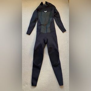 Roxy full body wetsuit